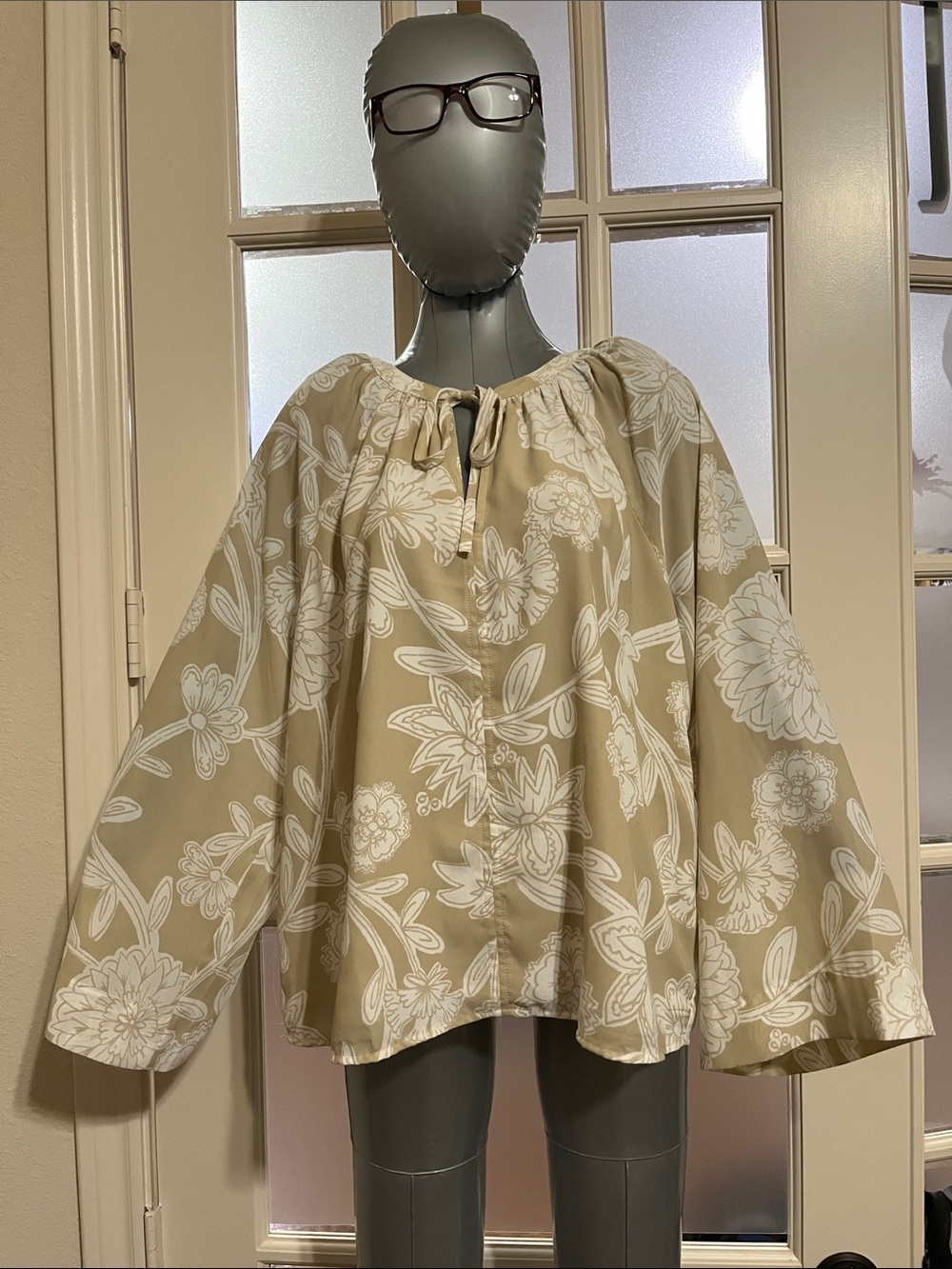 LOFT Women’s Beige Floral Long-Sleeve Top large